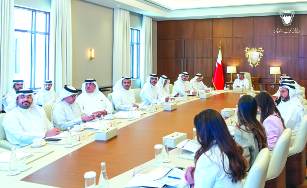 <p>Deputy King His Royal Highness Prince Salman bin Hamad Al Khalifa yesterday chaired the 510th Government Executive Committee meeting.</p>
<p>The meeting reviewed progress on the 2022&ndash;2026 tourism sector strategy, priority draft laws, and updates to regulatory procedures related to certain government services.</p>